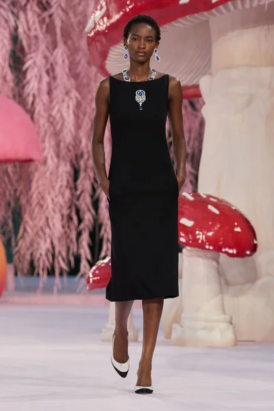 Look 17